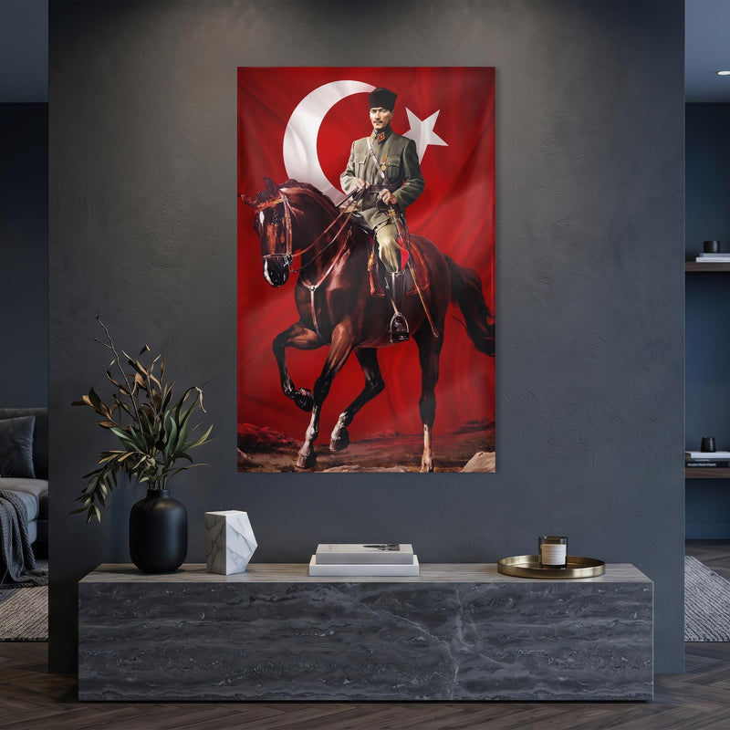 At Üstünde Atatürk Bayrak Cam Tablo Ortam Görseli