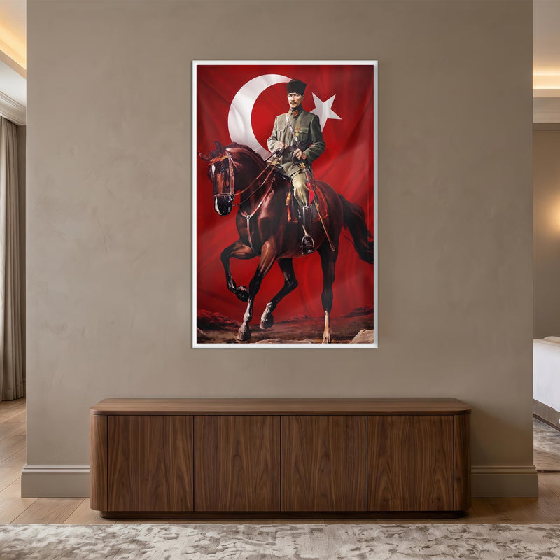 Beyaz Çerçeveli At Üstünde Atatürk Bayrak Cam Tablo