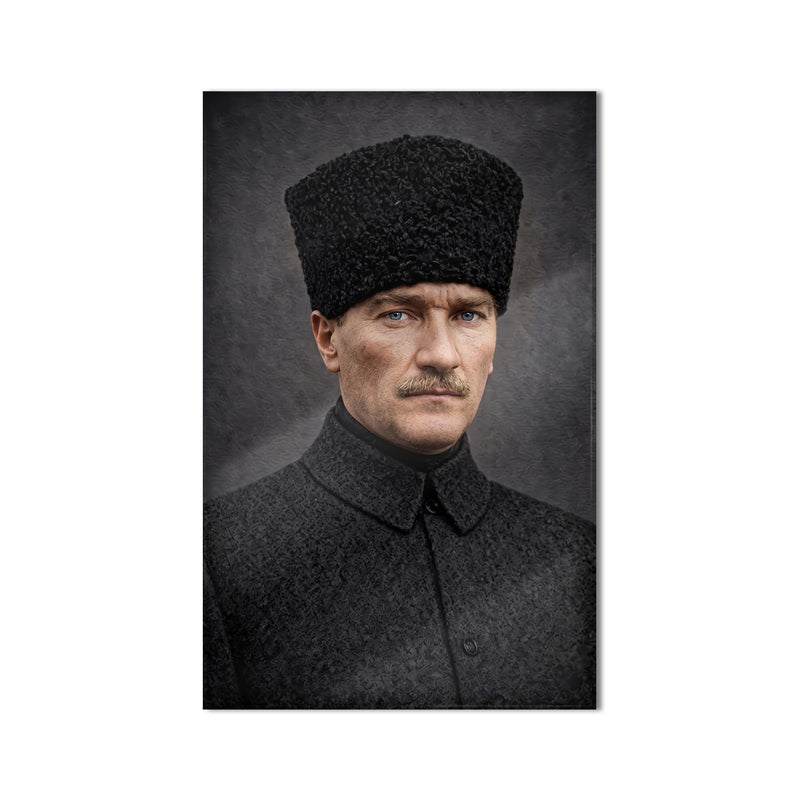 Gri Zemin Atatürk Kalpak Cam Tablo Ortam Görseli