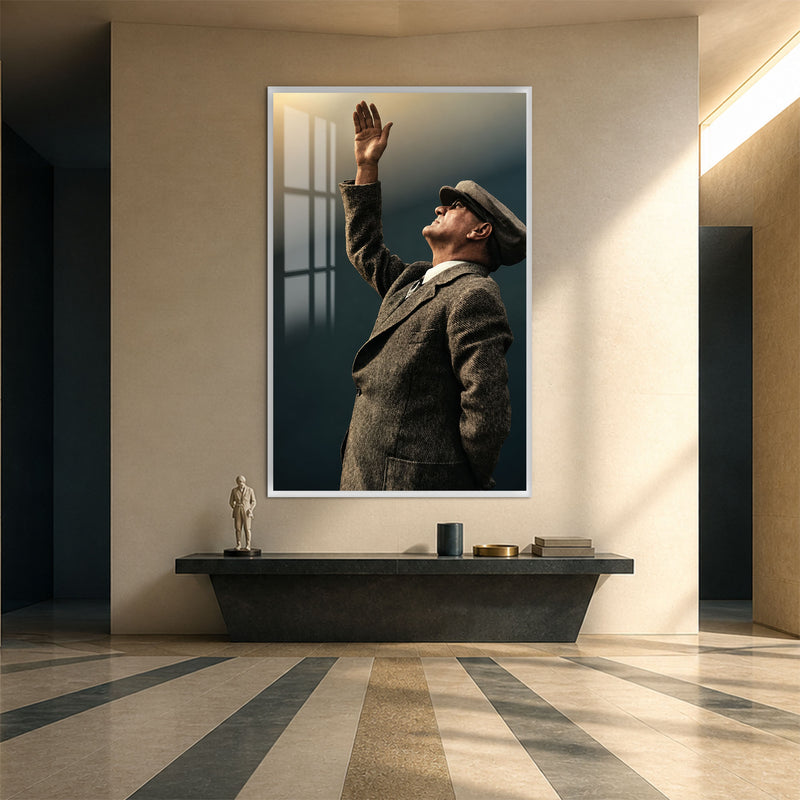 Selamlayan Atatürk Cam Tablo – Beyaz Çerçeveli