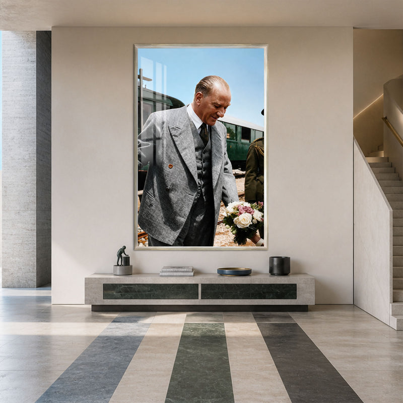 Çiçekli Atatürk Cam Tablo – Gümüş Çerçeveli