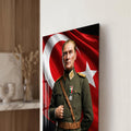 Yeşil Üniformalı Atatürk Cam Tablo
