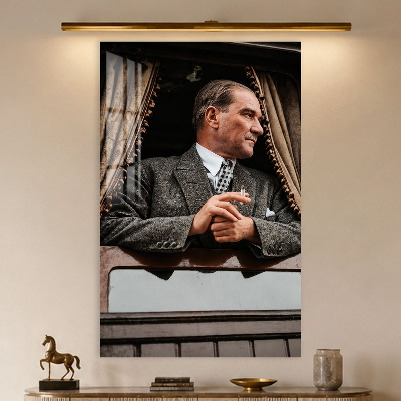 Tren Penceresinde Atatürk Cam Tablo