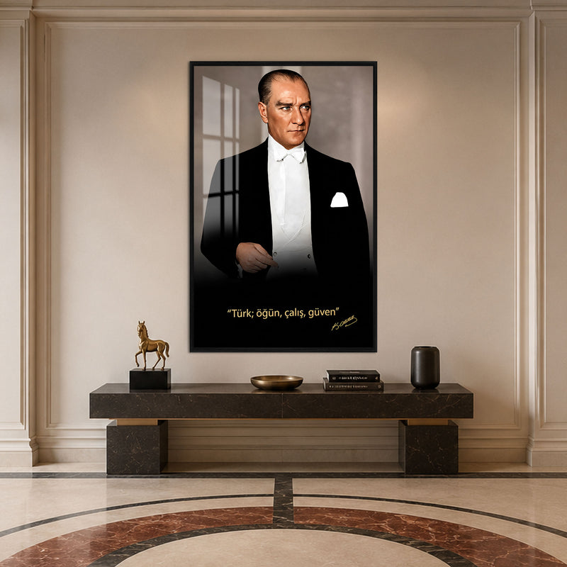 Sözlü Frak Atatürk Cam Tablo – Siyah Çerçeveli
