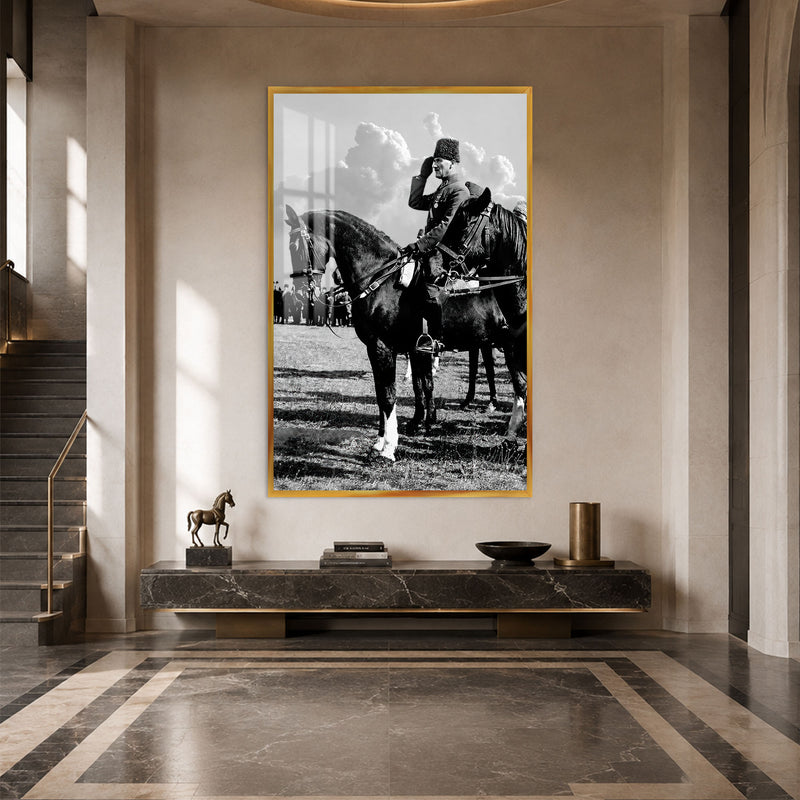 Atlı Atatürk Cam Tablo – Altın Çerçeveli