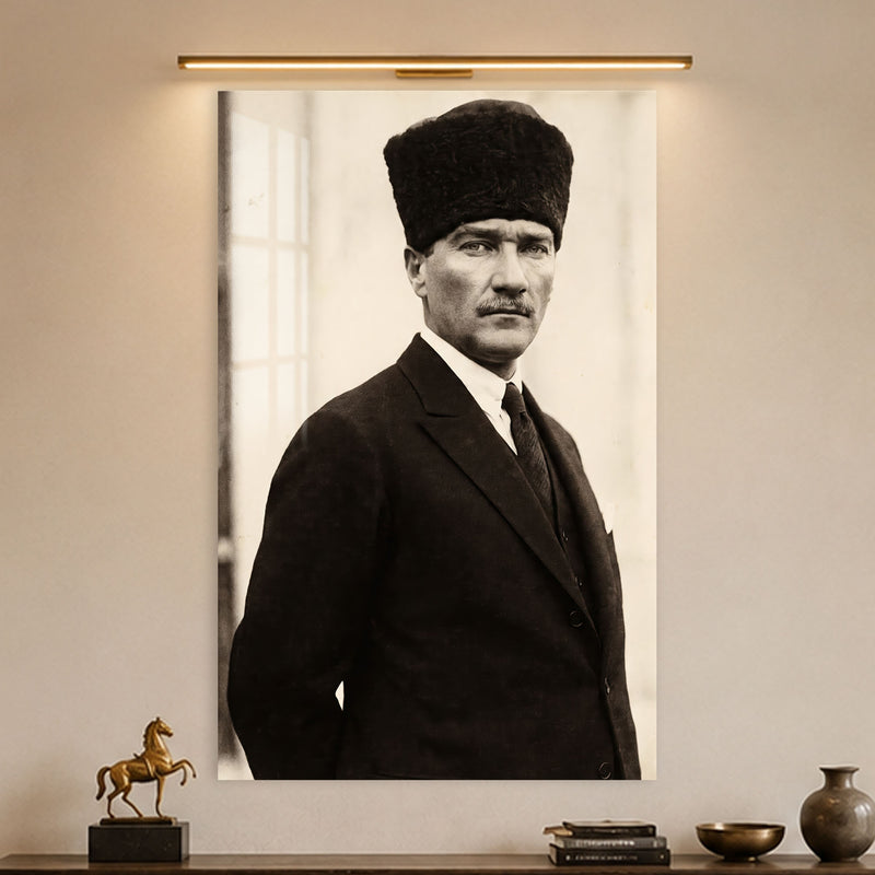 Kalpaklı Sepya Atatürk Cam Tablo