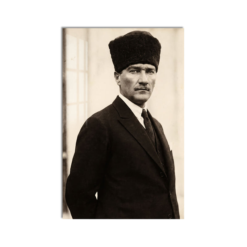 Kalpaklı Sepya Atatürk Cam Tablo