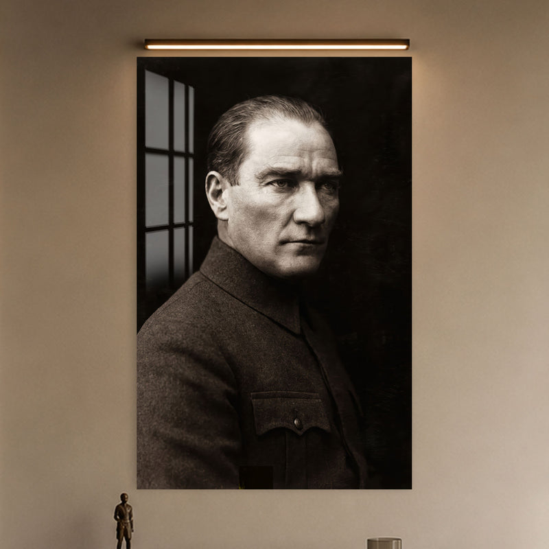 Yandan Bakan Atatürk Cam Tablo
