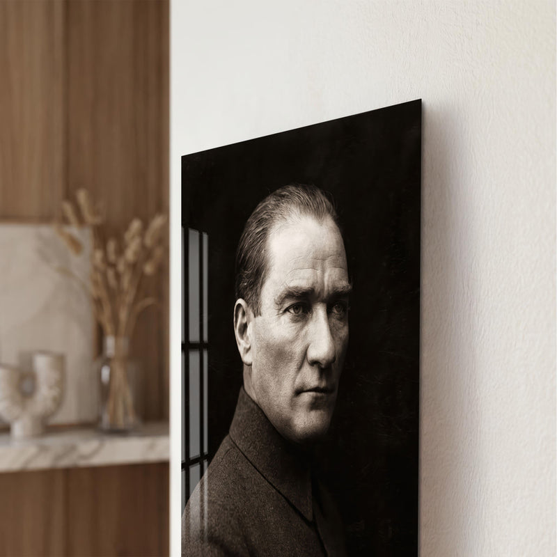 Yandan Bakan Atatürk Cam Tablo