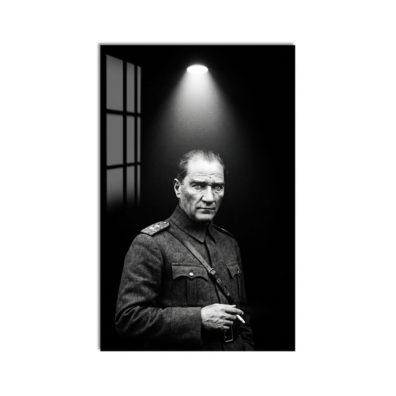 Spot Işığında Atatürk Cam Tablo