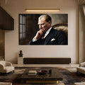 Eli Çenesinde Atatürk Cam Tablo