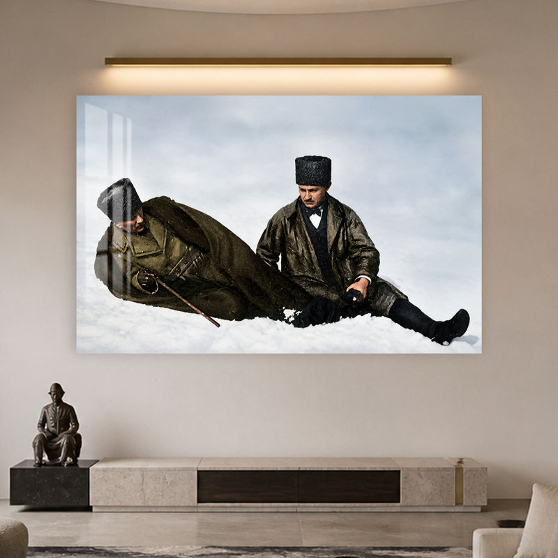 Karda Dinlenen Atatürk Cam Tablo