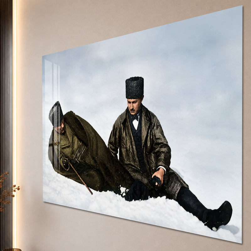 Karda Dinlenen Atatürk Cam Tablo