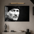 Kalpaklı Bakış Atatürk Cam Tablo