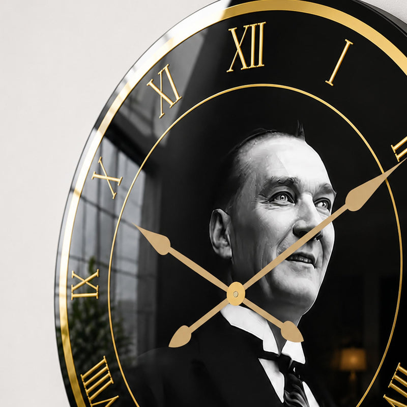 Altın Atatürk Portresi Cam Duvar Saati