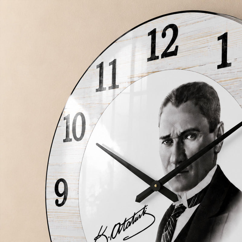 Atatürk İmzalı Ahşap Portre Cam Duvar Saati