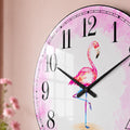 Tek Ayak Üstünde Duran Pembe Flamingo Cam Duvar Saati