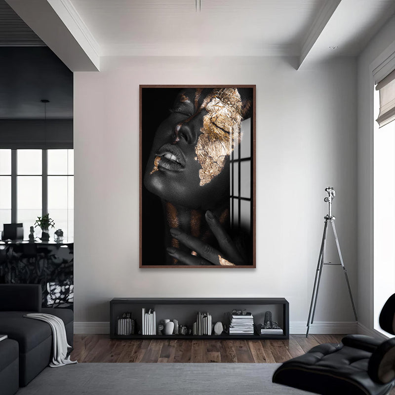 Divine Trace Cam Tablo – Ceviz Çerçeveli Cam Tablo