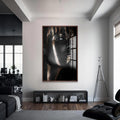 Darkened Allure Cam Tablo – Ceviz Çerçeveli Cam Tablo