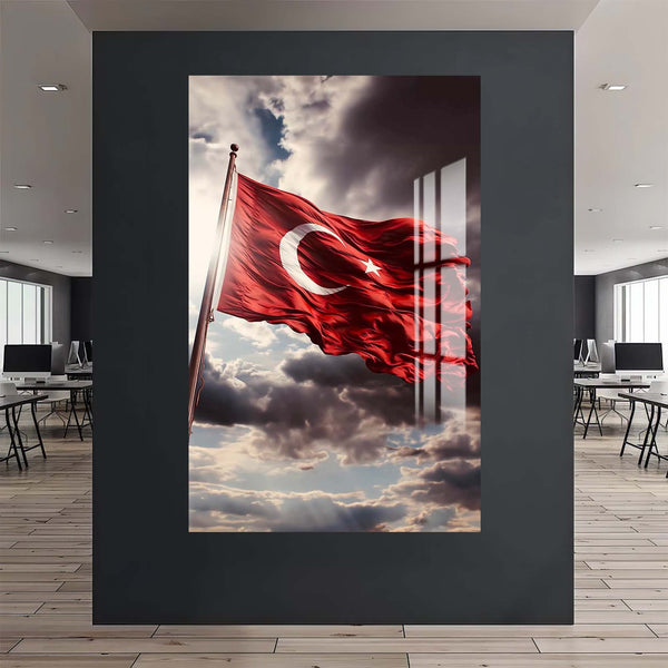 Türk Bayrağı Göklerde Cam Tablo
