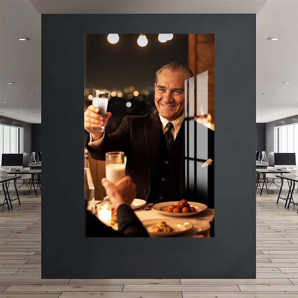 Atatürk Rakı İçiyor Cam Tablo
