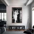 Zarif Atatürk Cam Tablo – Ceviz Çerçeveli Cam Tablo
