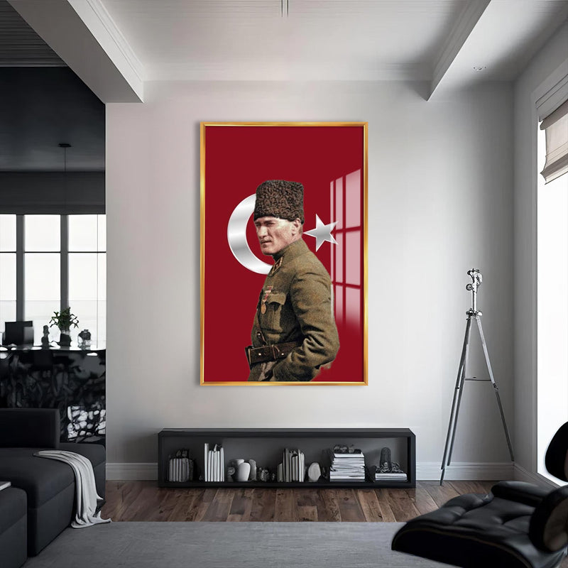 Şanlı Komutan Atatürk Cam Tablo – Altın Çerçeveli Cam Tablo