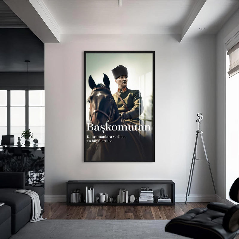 Başkomutan Atatürk Cam Tablo – Siyah Çerçeveli Cam Tablo