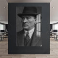 Fötr Şapkalı Atatürk Cam Tablo – Cam Tablo