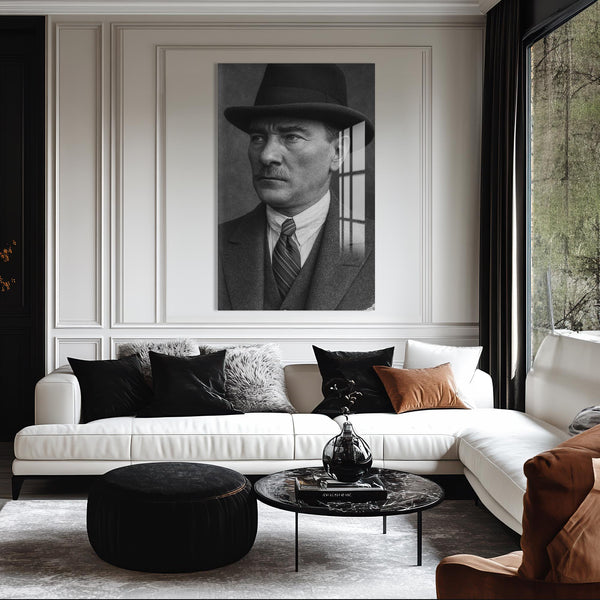 Fötr Şapkalı Atatürk Cam Tablo