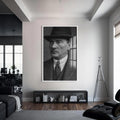 Fötr Şapkalı Atatürk Cam Tablo – Beyaz Çerçeveli Cam Tablo
