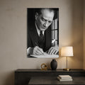 Yazı Yazarken Atatürk Cam Tablo – Cam Tablo