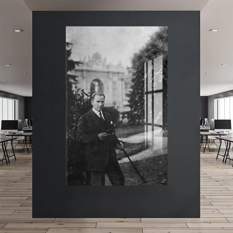Bastonlu Atatürk Cam Tablo – Cam Tablo