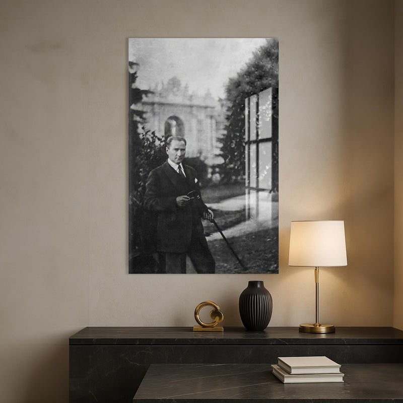 Bastonlu Atatürk Cam Tablo – Cam Tablo