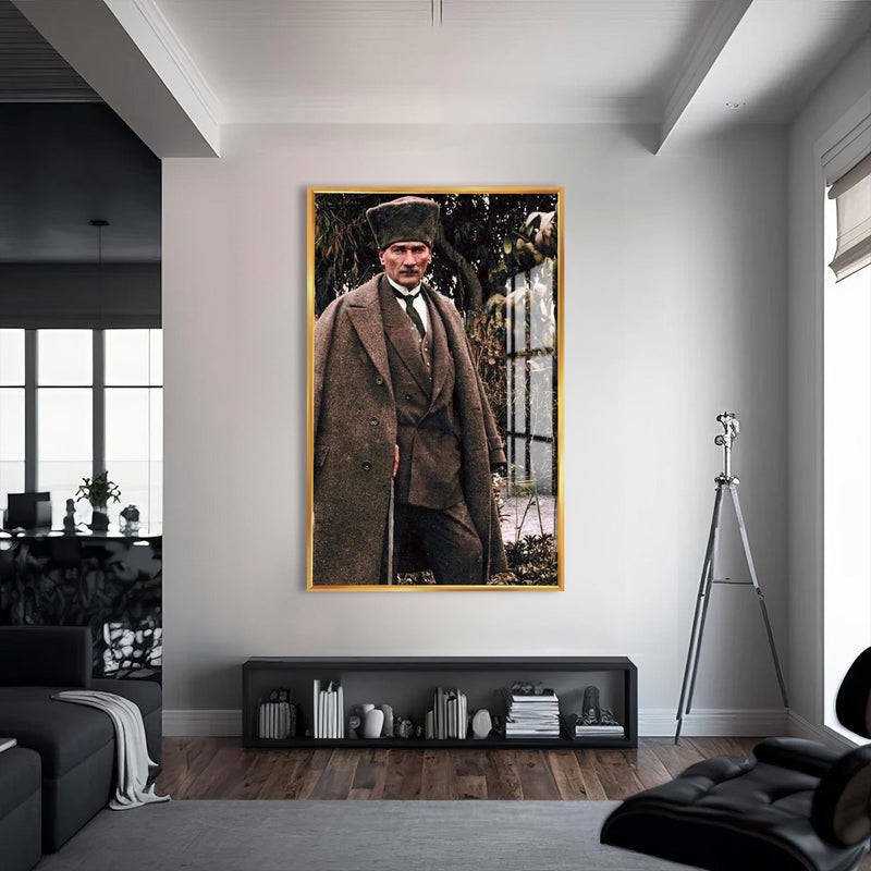 Paltolu Atatürk Cam Tablo – Altın Çerçeveli Cam Tablo