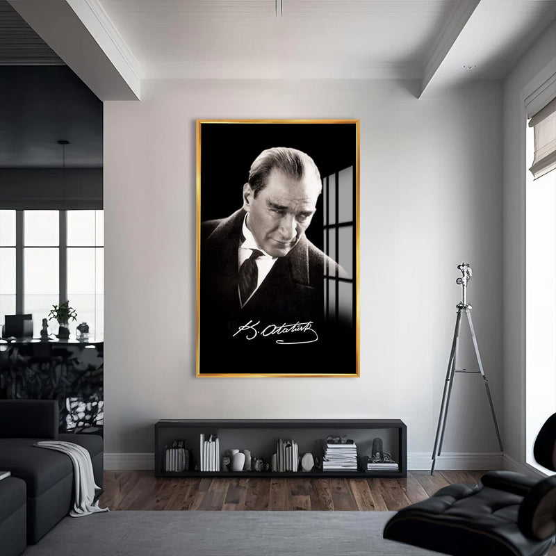 İmzalı Atatürk Cam Tablo – Altın Çerçeveli Cam Tablo