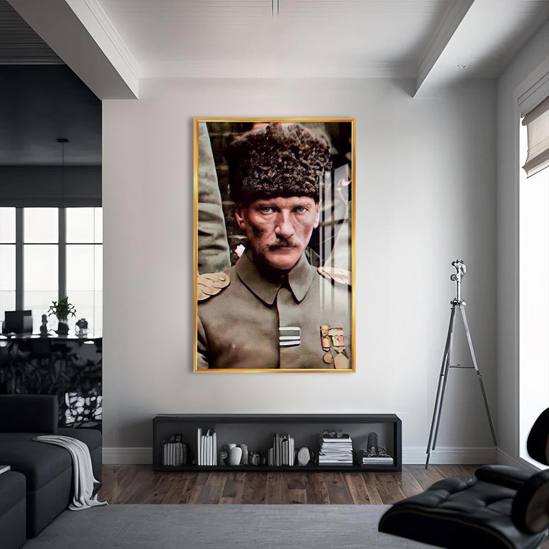 Askerî Atatürk Cam Tablo – Altın Çerçeveli Cam Tablo