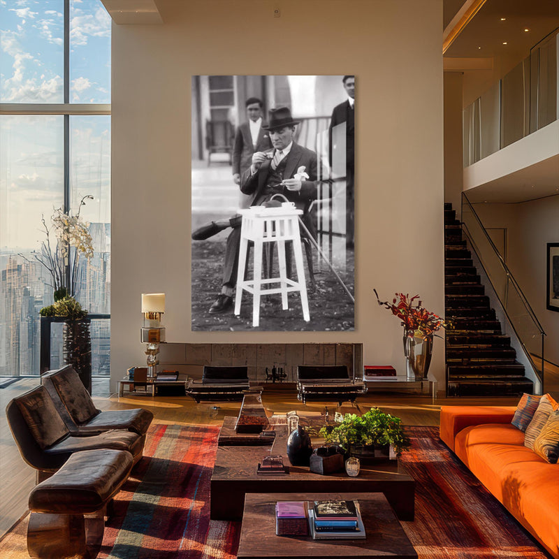 Otururken Atatürk Cam Tablo – Cam Tablo