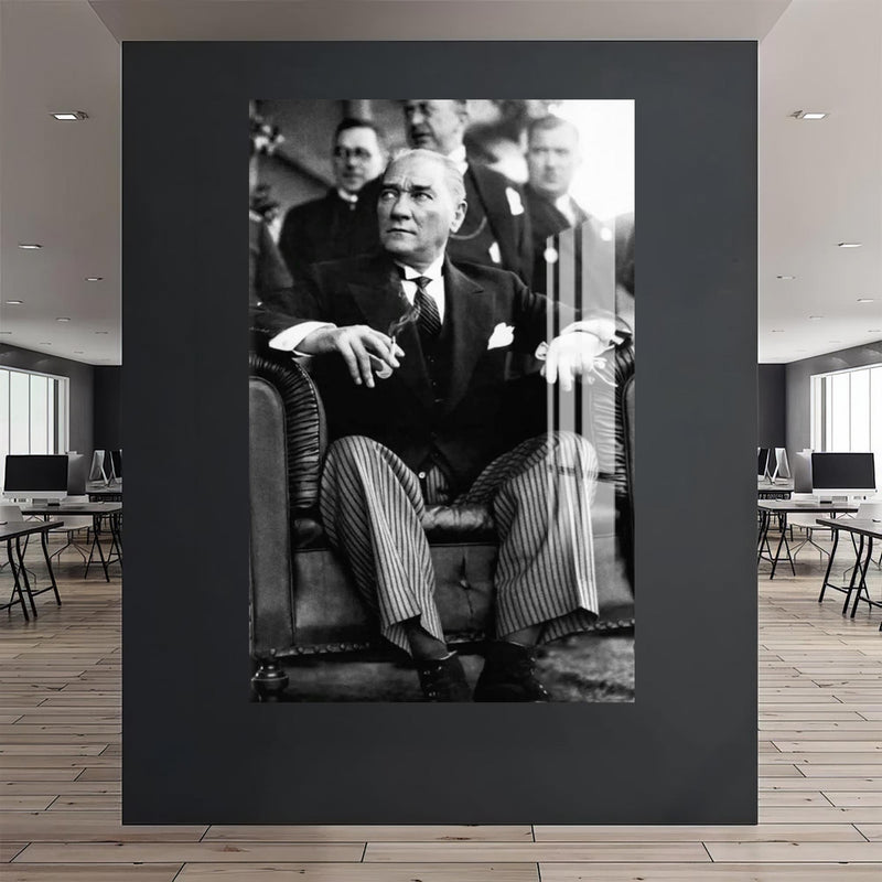 Koltukta Atatürk Cam Tablo – Cam Tablo
