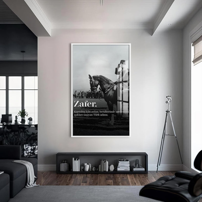 Atatürk Zafer Cam Tablo – Beyaz Çerçeveli Cam Tablo