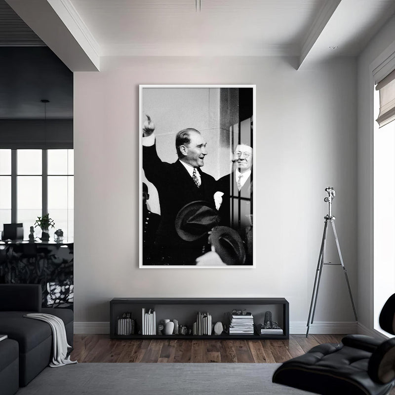 Atatürk Cam Tablo – Beyaz Çerçeveli Cam Tablo