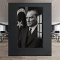 Bayrak Önü Atatürk Cam Tablo – Cam Tablo