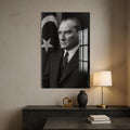Bayrak Önü Atatürk Cam Tablo – Cam Tablo