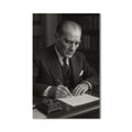 İmza Masasında Atatürk Cam Tablo – Cam Tablo