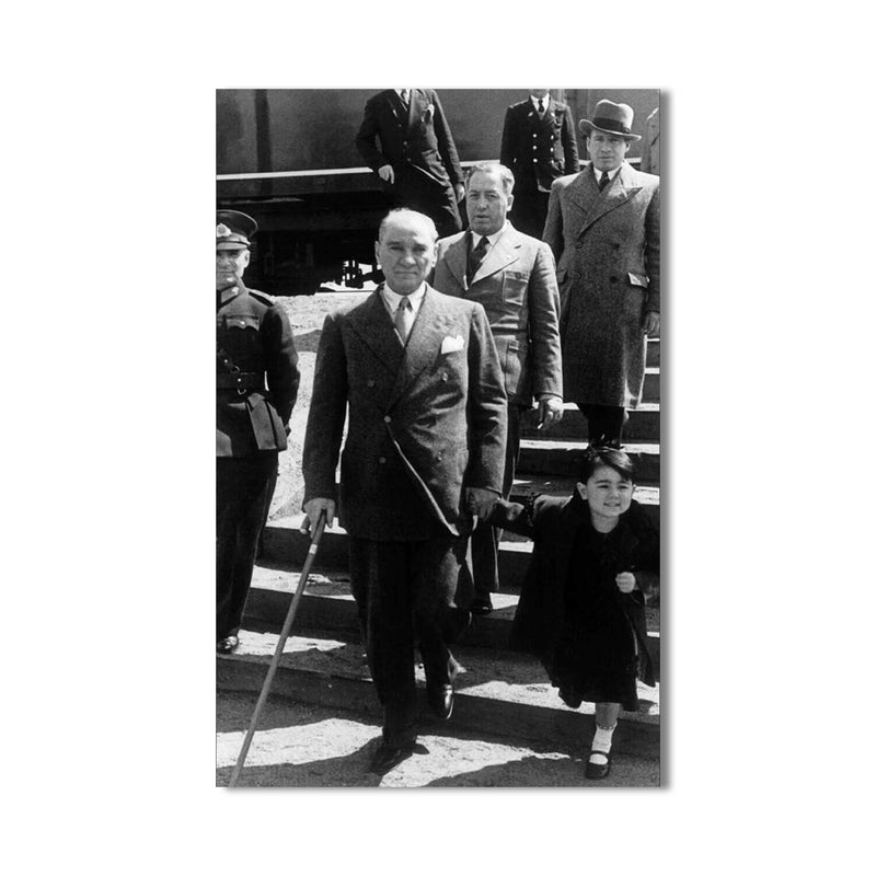Çocukla Atatürk Cam Tablo – Cam Tablo