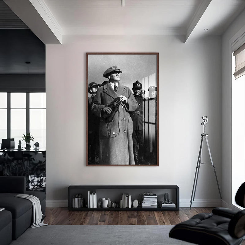 Atatürk Cam Tablo – Ceviz Çerçeveli Cam Tablo