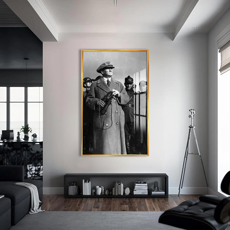 Atatürk Cam Tablo – Altın Çerçeveli Cam Tablo