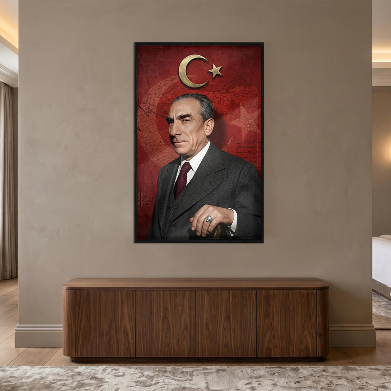Siyah Çerçeveli Türk Milliyetçi Portre Cam Tablo