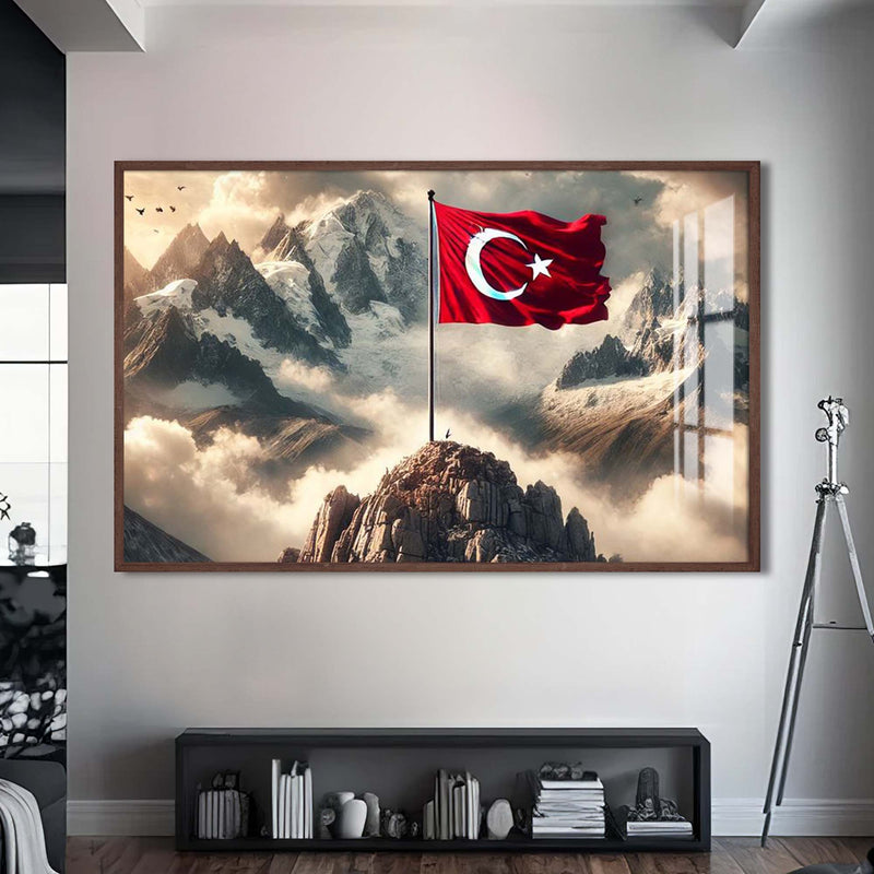 Türk Bayrağı Cam Tablo – Ceviz Çerçeveli Cam Tablo