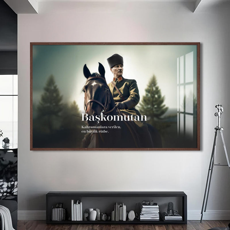 Başkomutan Atatürk Cam Tablo – Ceviz Çerçeveli Cam Tablo